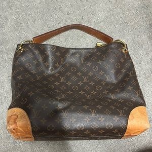 Louis Vuitton Monogram Berri MM shoulder bag
